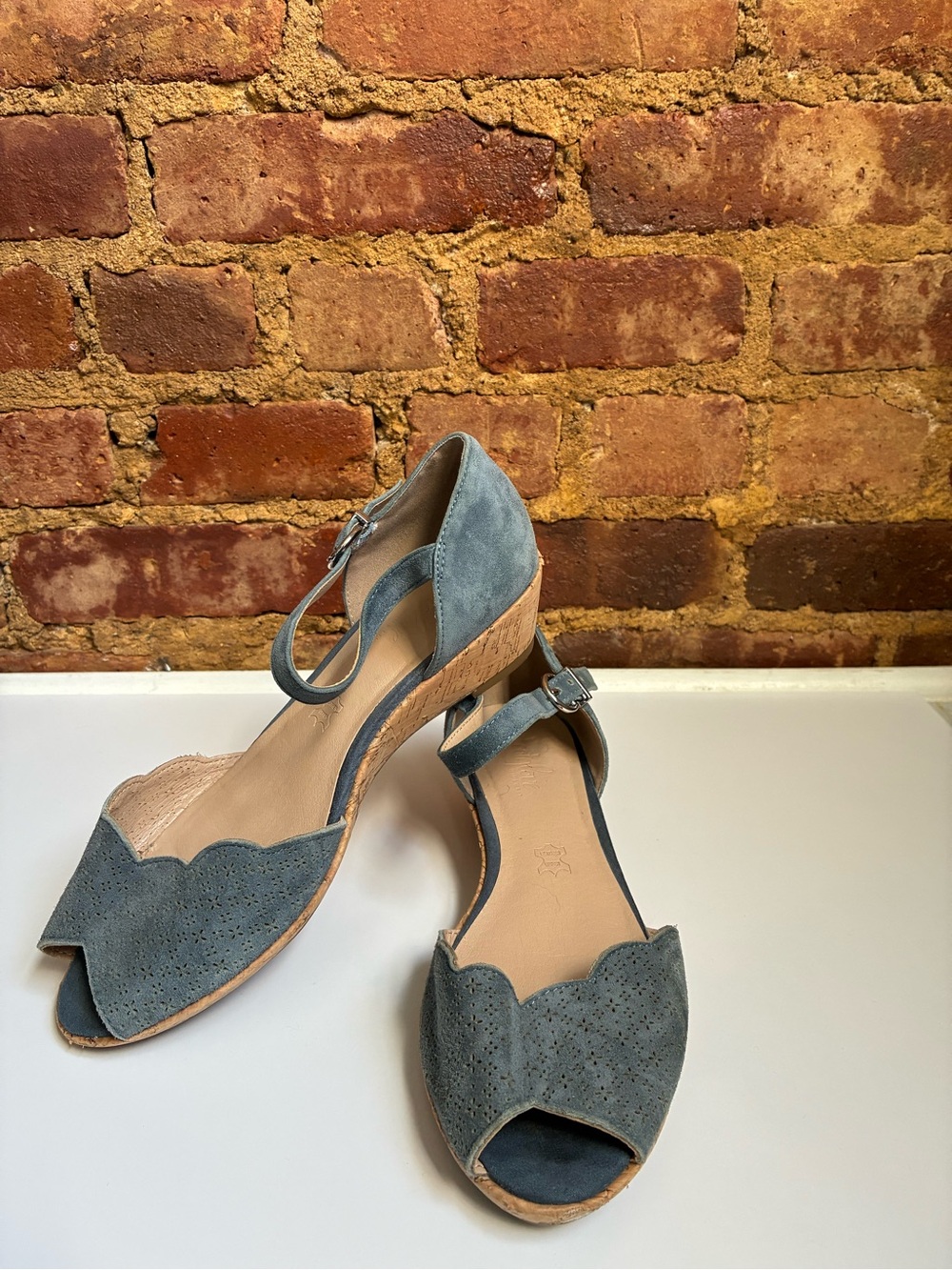 Foot Glove Scalloped Wedges “Wider Fit” U.S. Size 7/UK Size 4.5